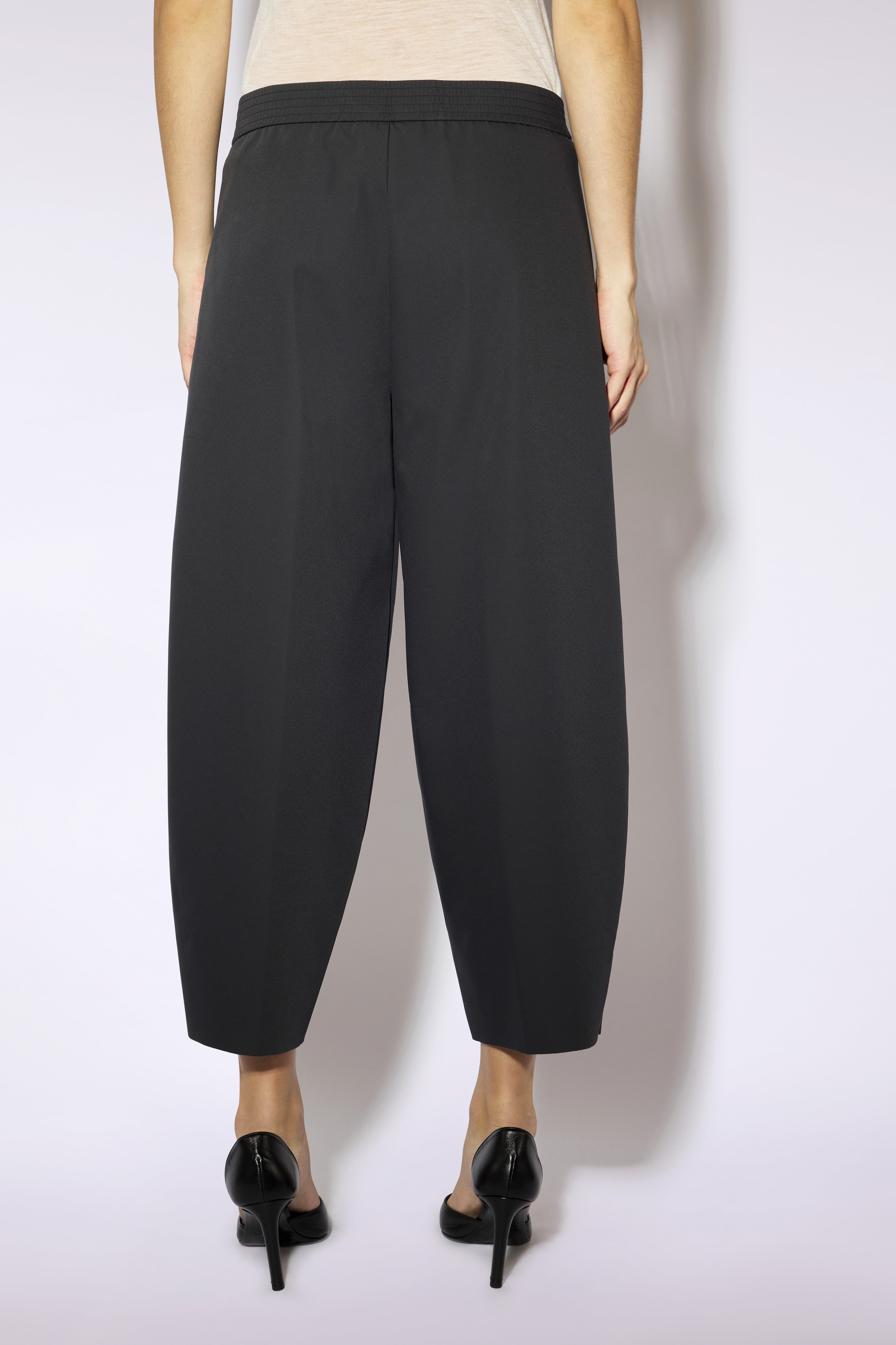 PANTALONE-HARPER