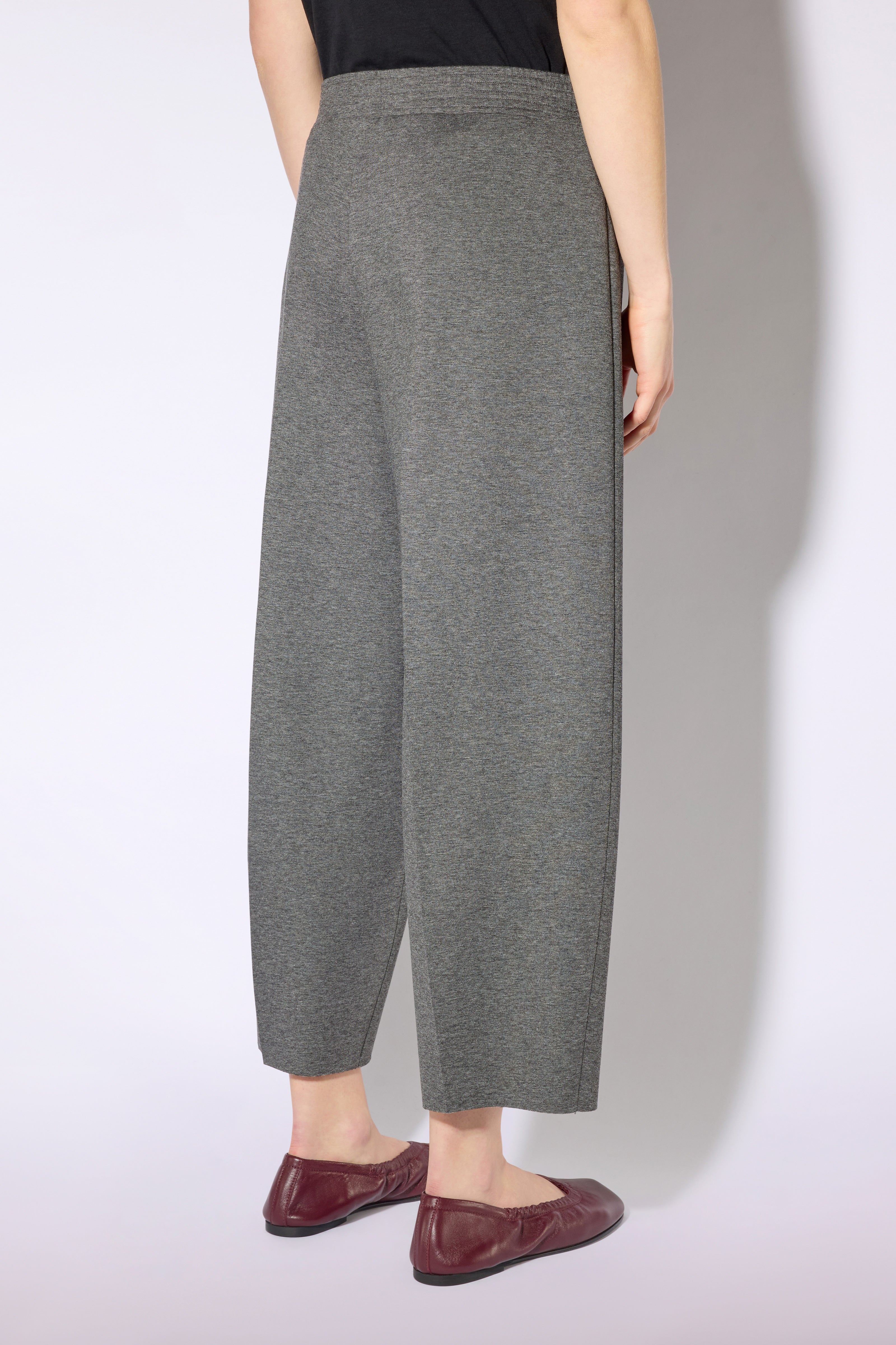 PANTALONE-HARPER