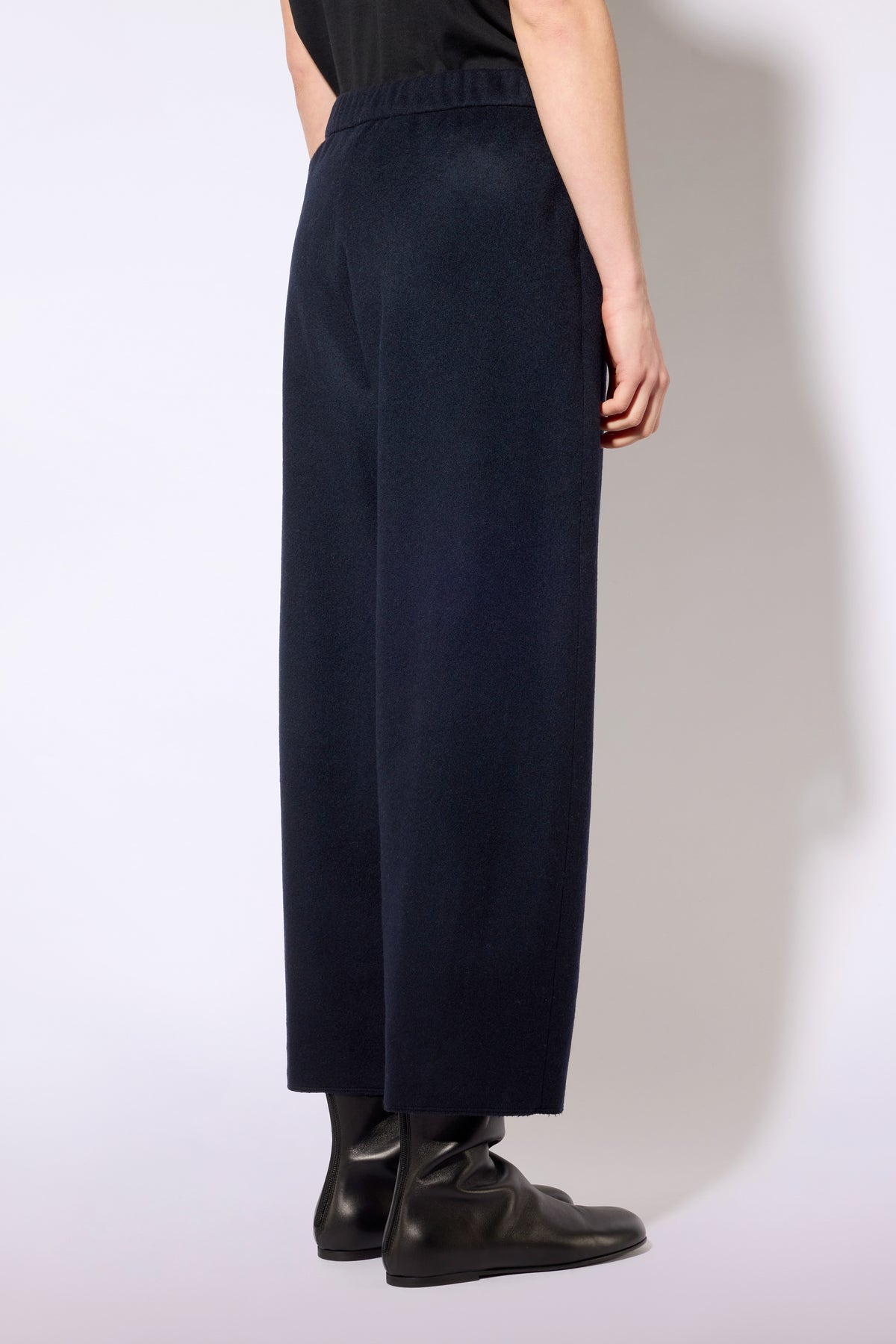 PANTALONE-HARPER