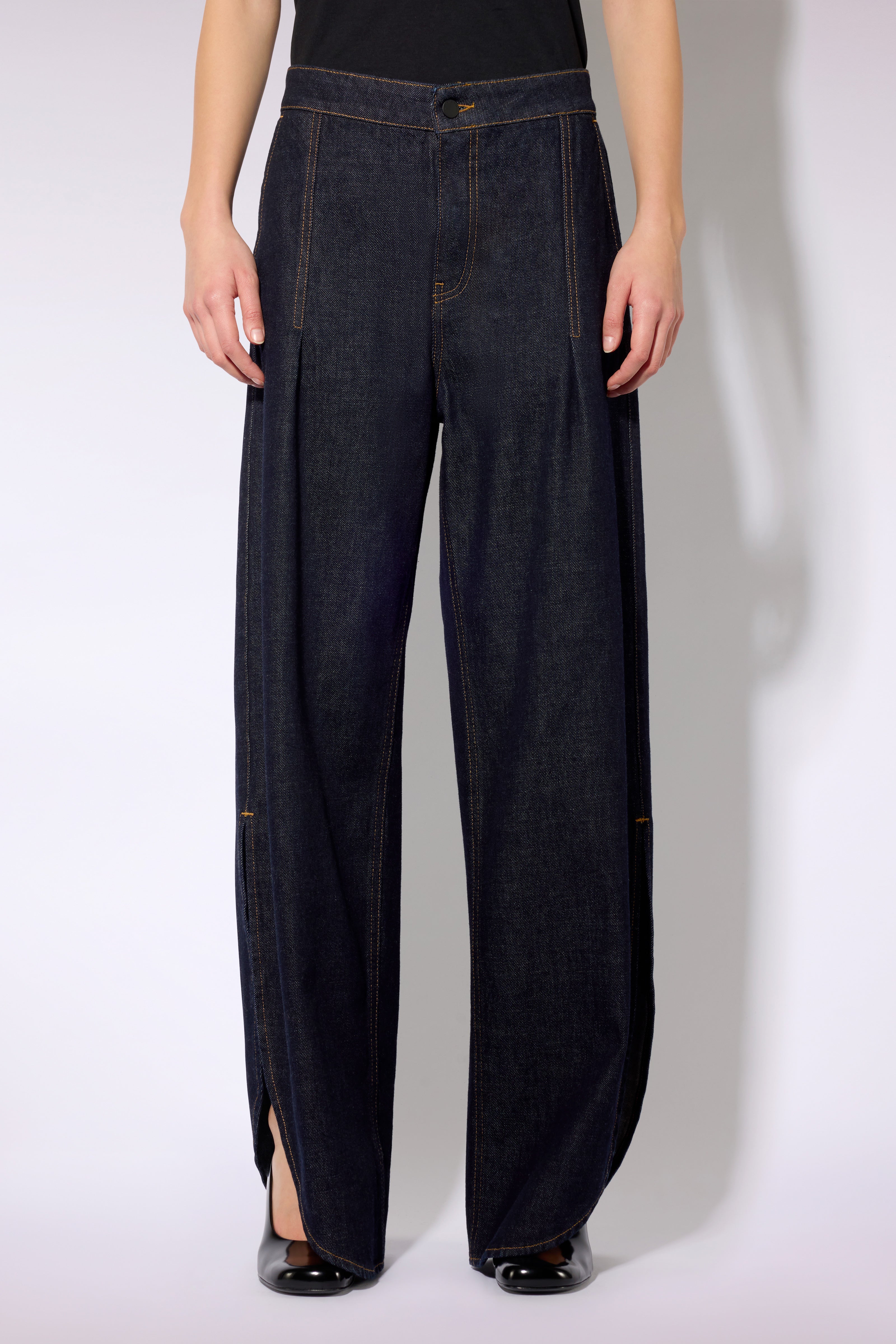 JEANS-MANOLO